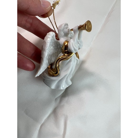 Holiday Home Accents Porcelain Angel Ornaments with Gold Accents (set of 5) - Picture 5 of 10